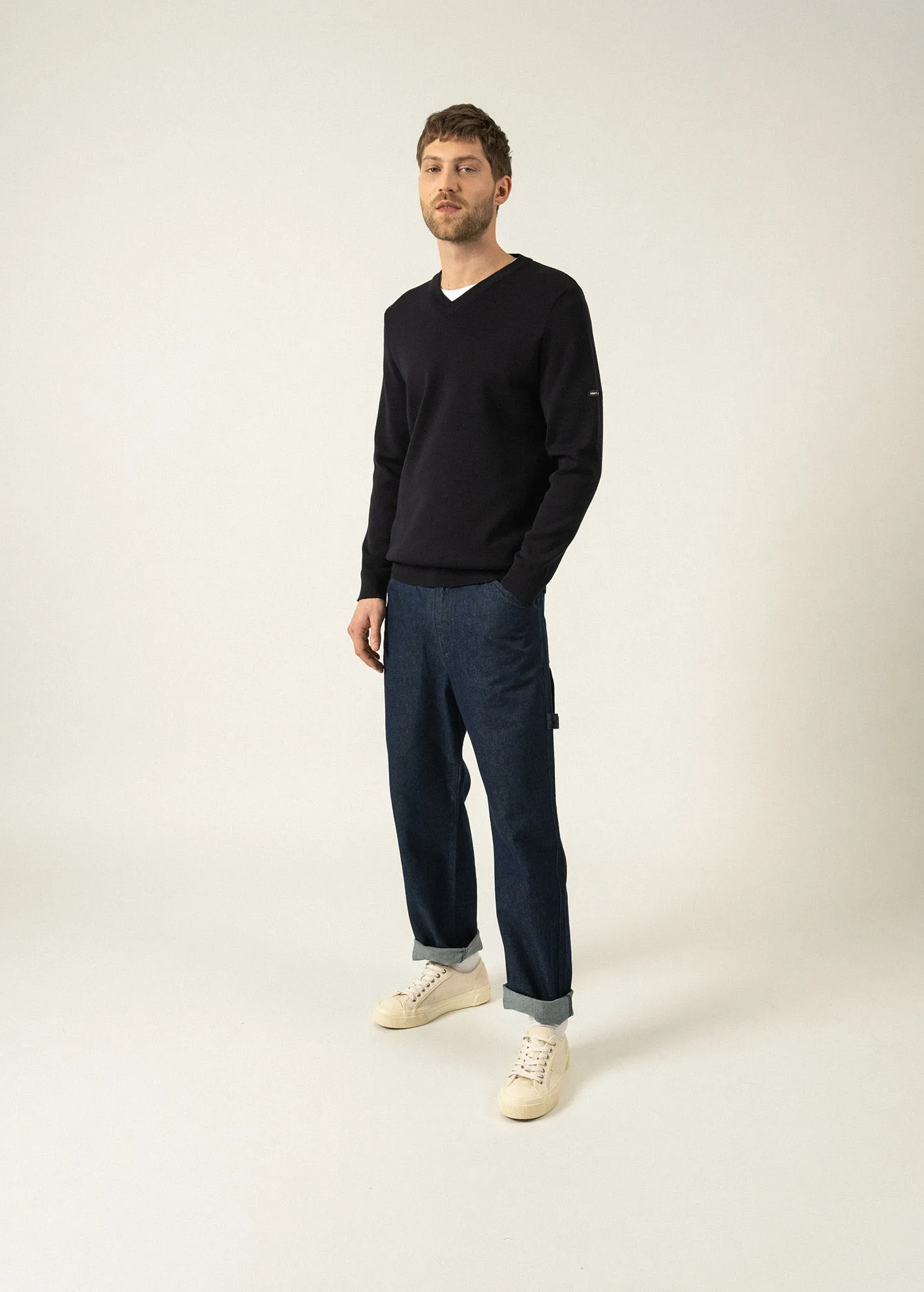 Cuirassé V neck jumper - in soft wool (NAVY)