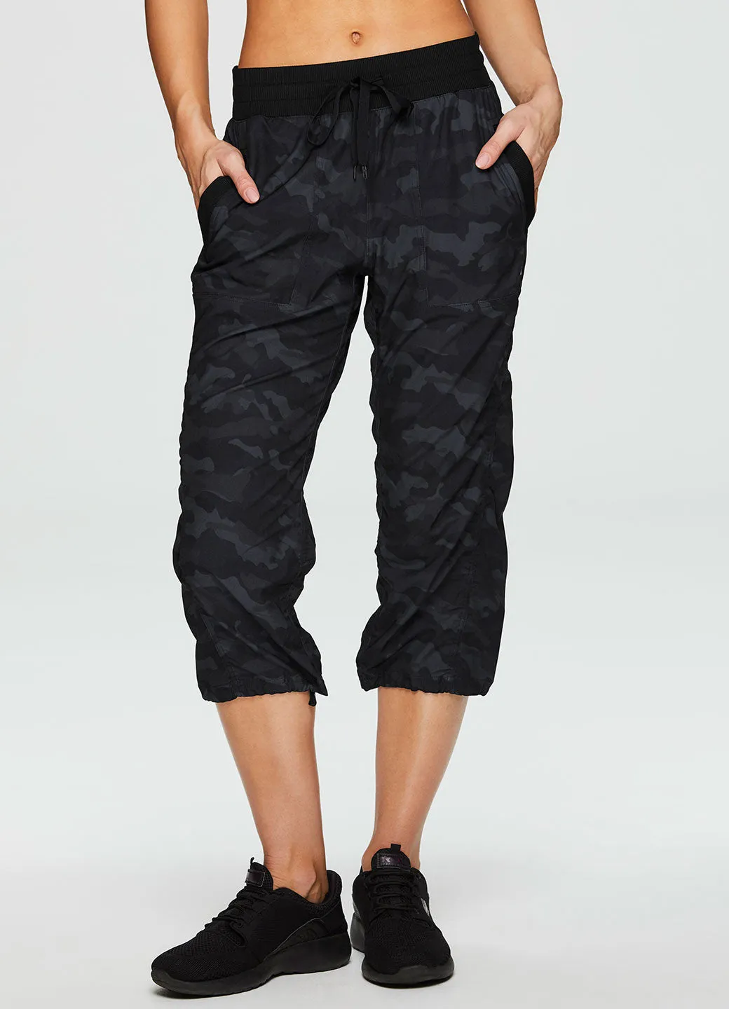 Lumen Lightweight Camo Capri Pant