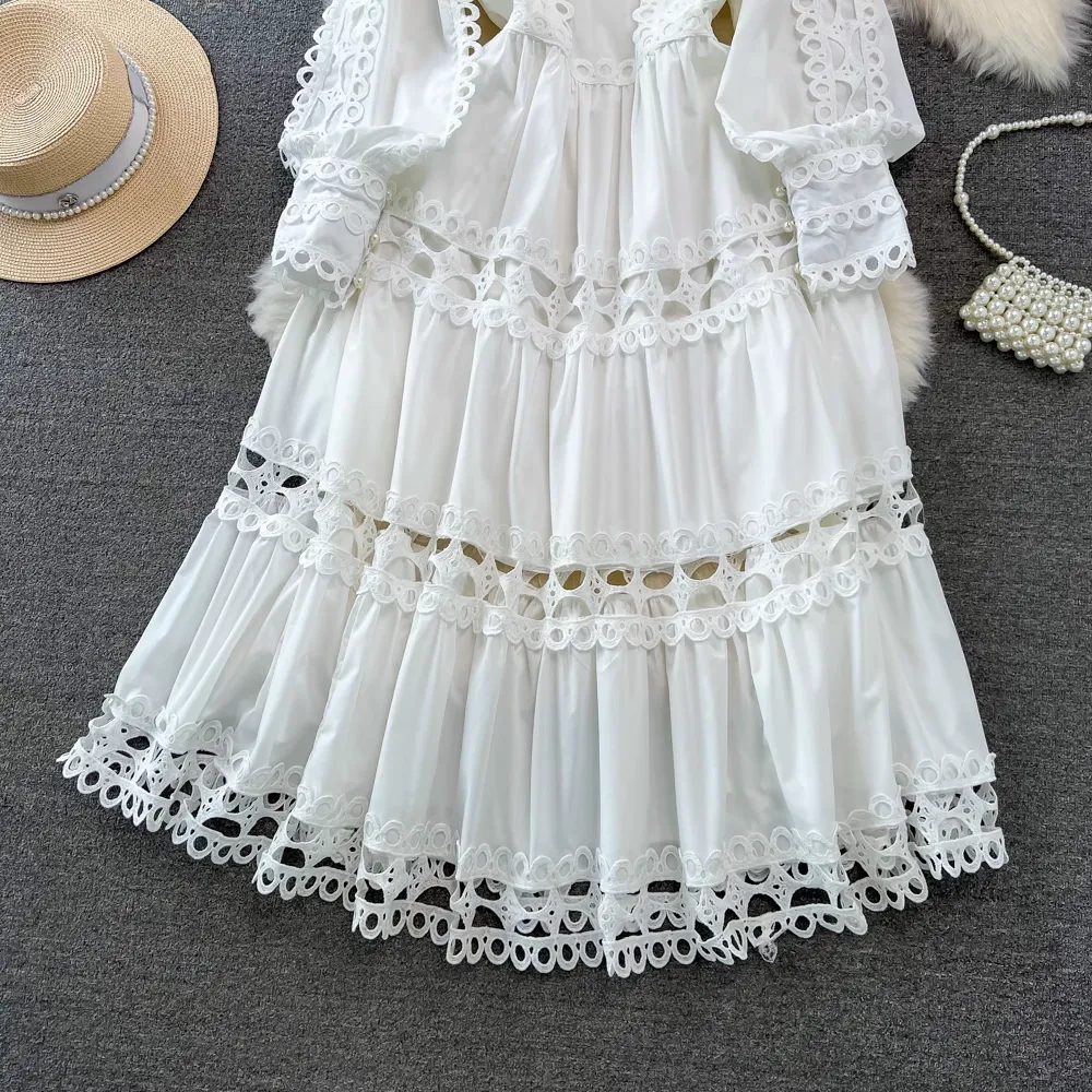 Spring and Autumn Retro Long Sleeve Lace Hollow Round Neck A Line Dress 1544