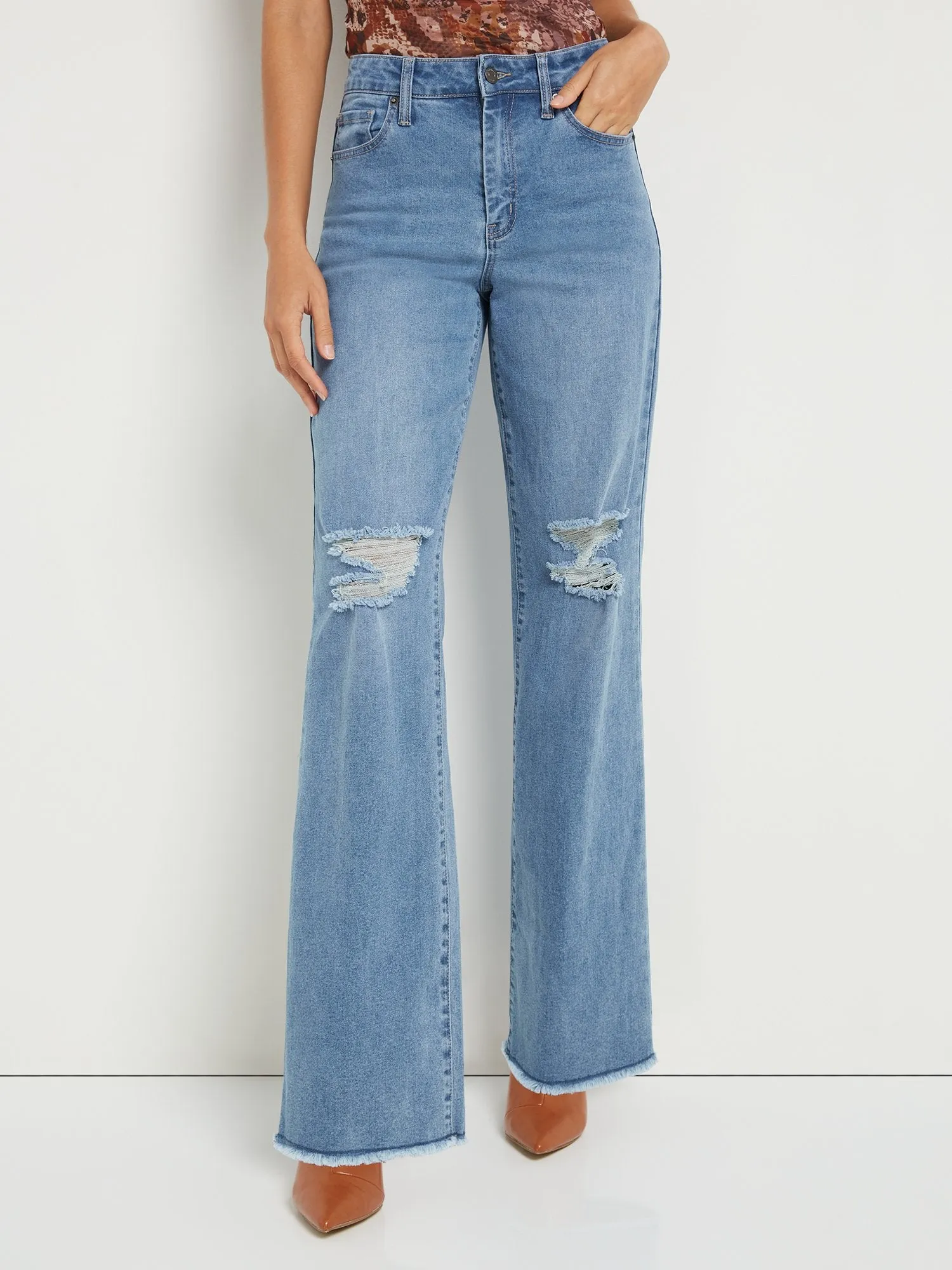 Ultra High-Waisted Wide-Leg Jeans - Light Wash